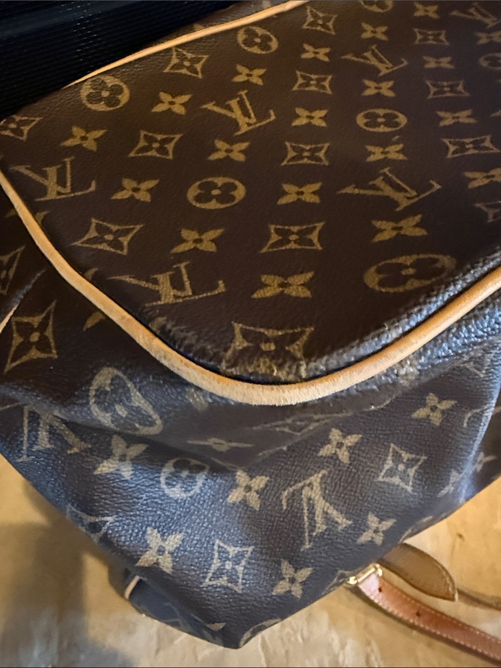 Louis Vuitton Monogram Canvas Tote with Tan Vachetta Trim - Picture 14 of 15